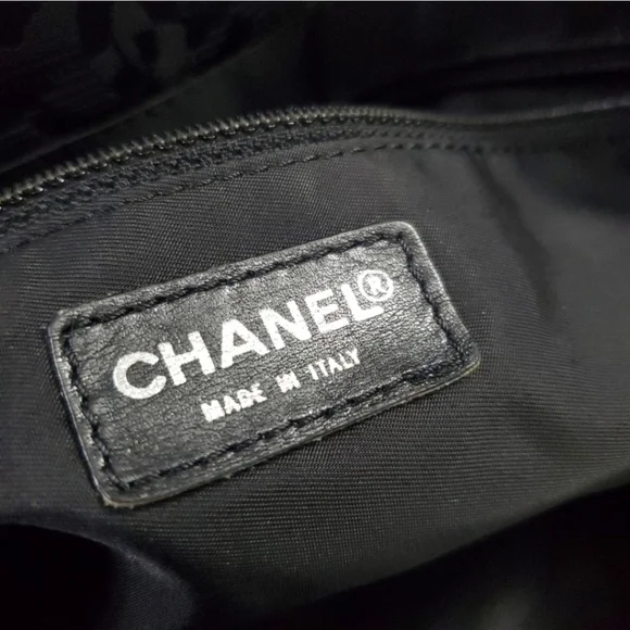 Authentic Vintage Chanel New Travel Line Tote Bag - Picture 10 of 14